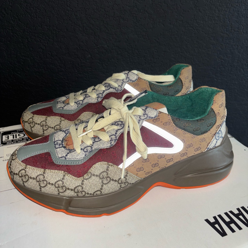 Authentic Gucci Beige And Red Patterned Sneakers